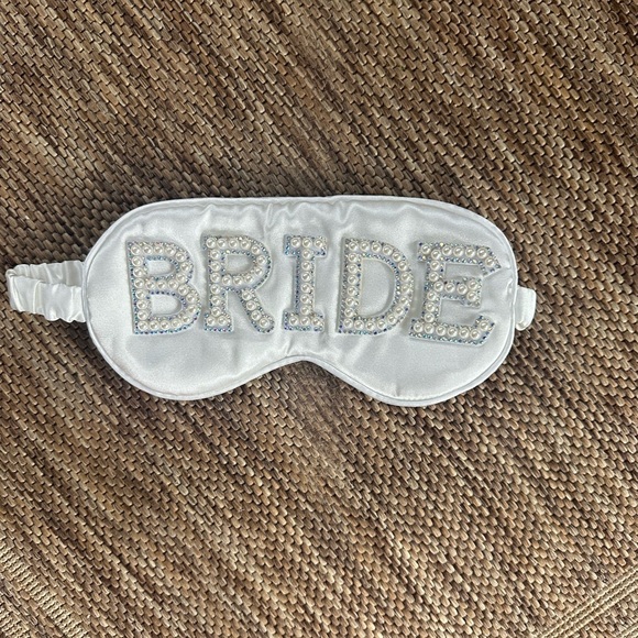 Bundle of 4 Bridal Accessories - Picture 4 of 4